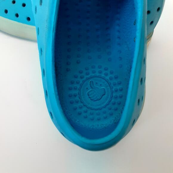 Native Jefferson Water Shoes Boys 10 Blue Glow in the Dark Play Sneakers School - Picture 7 of 9